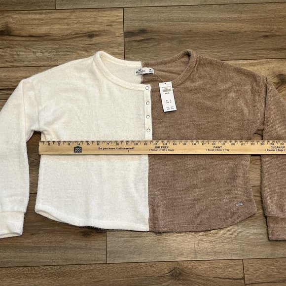 Women's Hollister Henley Sweater SZ Medium Color Block Tan White Soft Fuzzy - Picture 7 of 11